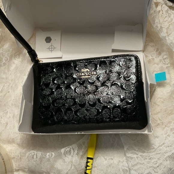 Coach Handbags - NWT COACH BLACK SHINY CROSSGRAIN WRISTLET